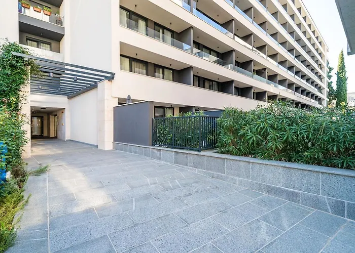 Gorgeous Dubrovnik Sea View Apartment With Free Parking