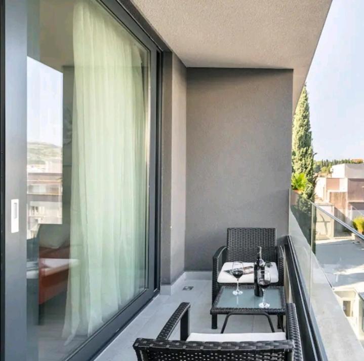 Gorgeous Sea View With Free Parking Apartment
